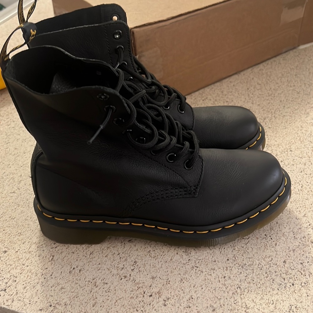 Doc martens ✨NEW!✨